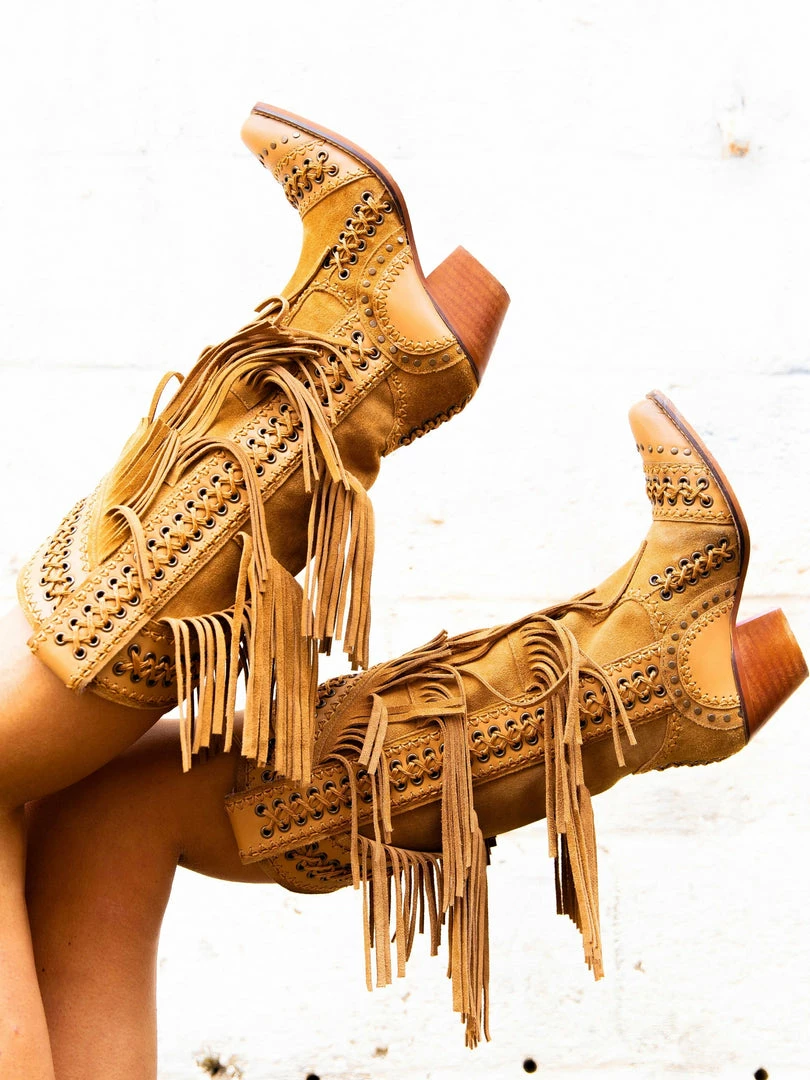 Alig Tannery New Arrivals All Around The Fringe — Cowgirl Boots With Fringe In Tan Leather 11 Alig Tannery New Arrivals All Around The Fringe — Cowgirl Boots With Fringe In Tan Leather
